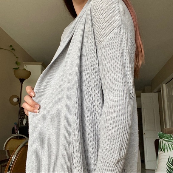 2 for 25 💗 Grey Cardigan - Picture 3 of 4